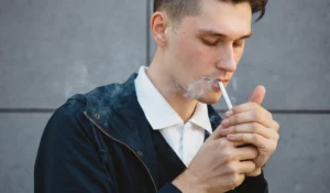 Avhengighet vs. vane og forskjellene